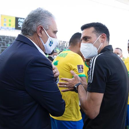 Tite e Lionel Scaloni durante confusão em Brasil x Argentina - Lucas Figueiredo/CBF