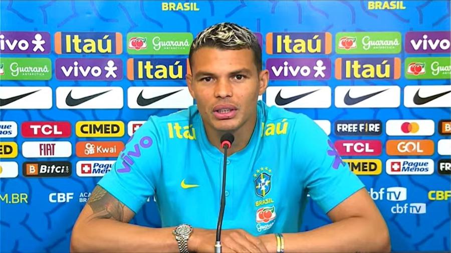 Thiago Silva durante a entrevista coletiva de hoje (12) da seleção brasileira, em Manaus - Reprodução/CBF TV