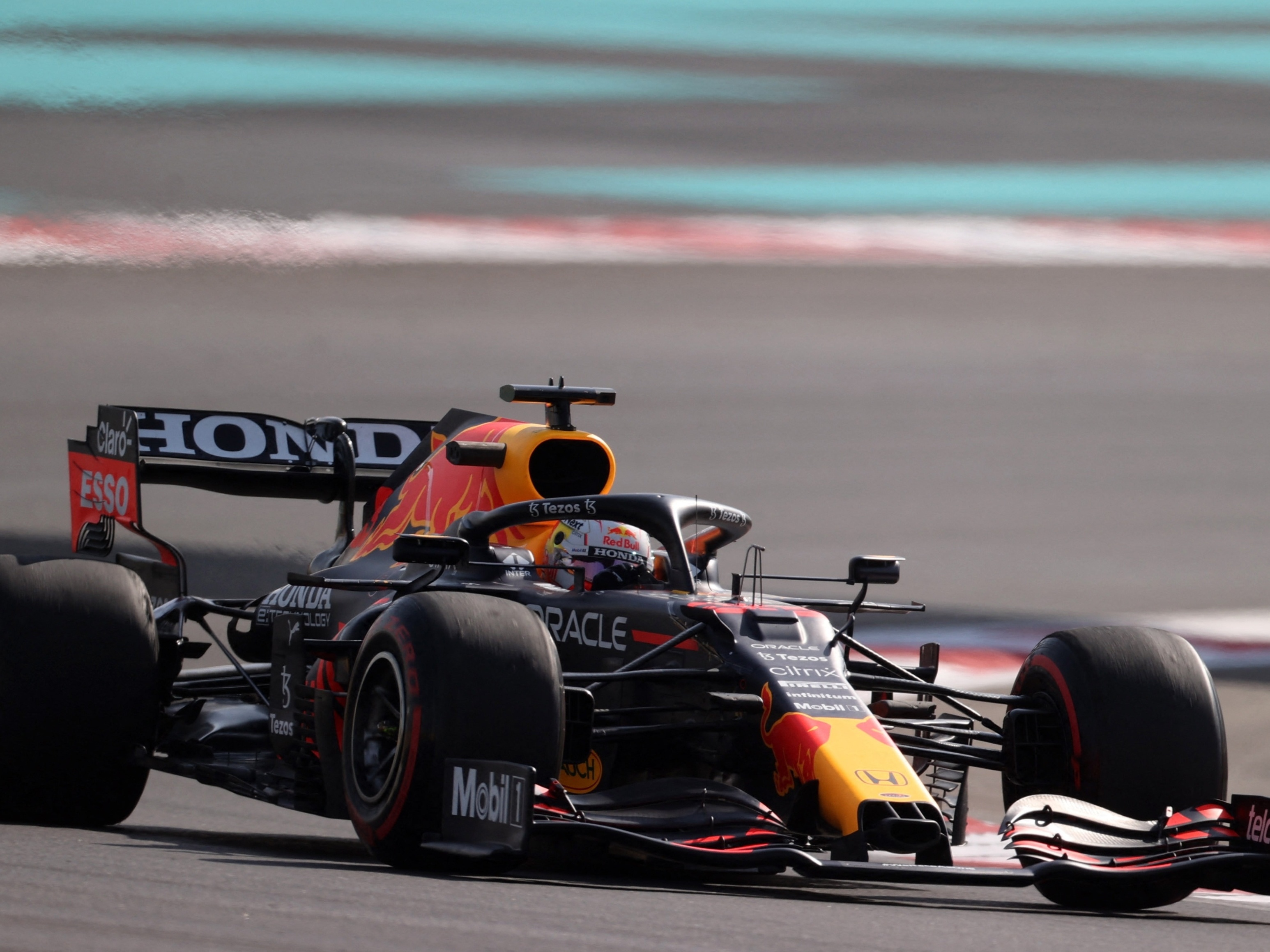 Fórmula 1: Verstappen lidera 1º treino em Abu Dhabi; Hamilton é 3º