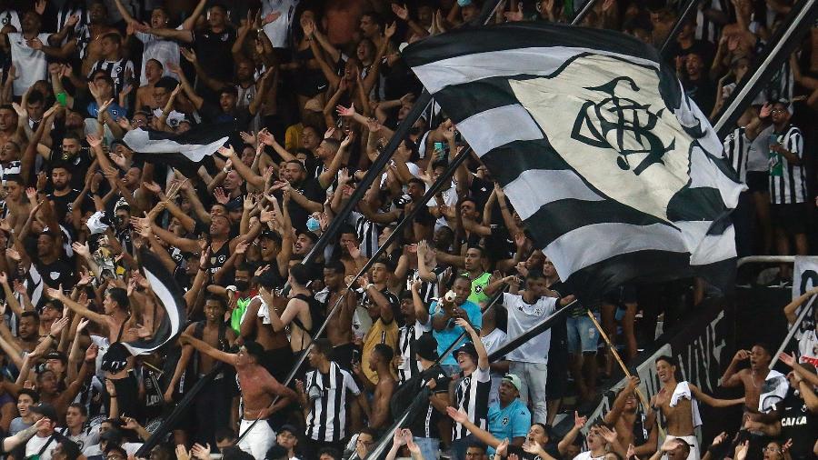Torcida do Botafogo no Nilton Santos - Vitor Silva / Botafogo