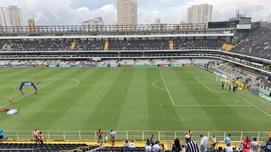 Vila Belmiro antes do jogo entre Santos e Água Santa - Gabriela Brino/ UOL Esporte