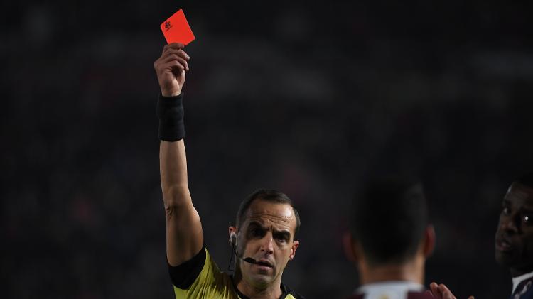 Yago Pikachu, do Fortaleza, é expulso contra o Estudiantes, pela Libertadores - Staff Images / CONMEBOL - Staff Images / CONMEBOL