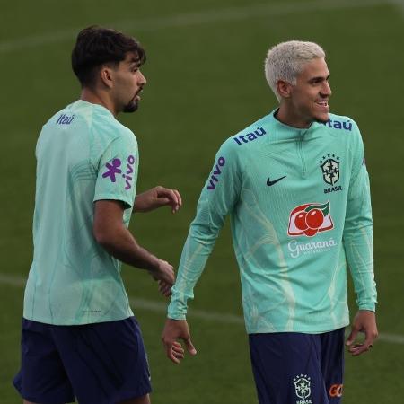Lucas Paquetá e Pedro em treino da seleção brasileira antes da Copa do Mundo do Qatar - Jonathan Moscrop/Getty