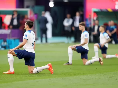 Protesto contra o regime iraniano antecede o jogo Inglaterra-Irão