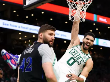 Celtics atropelam Mavericks em casa e largam na frente nas finais da NBA