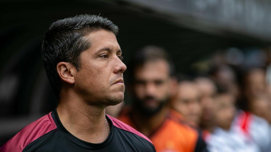 Thiago Carpini comanda o Vitória Thiago Carpini comanda o Vitória