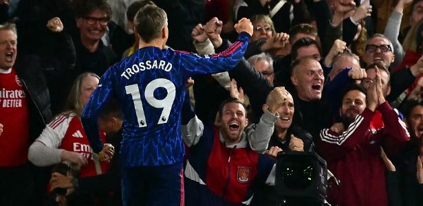 Arsenal vence Fulham e reassume a liderança da Premier League