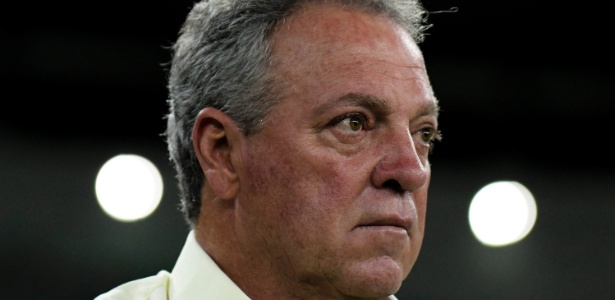 O técnico Abel Braga, do Fluminense, é o preferido para assumir o Inter em 2018 - Thiago Ribeiro/AGIF