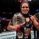 Brasileira Amanda Nunes venceu americana Pennington e manteve o cinturão do UFC - Buda Mendes/Zuffa LLC/Getty Images