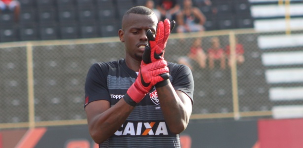 Caíque renovou contrato e fica na Toca do Leão até dezembro de 2020 - Mauricia da Matta / EC Vitória