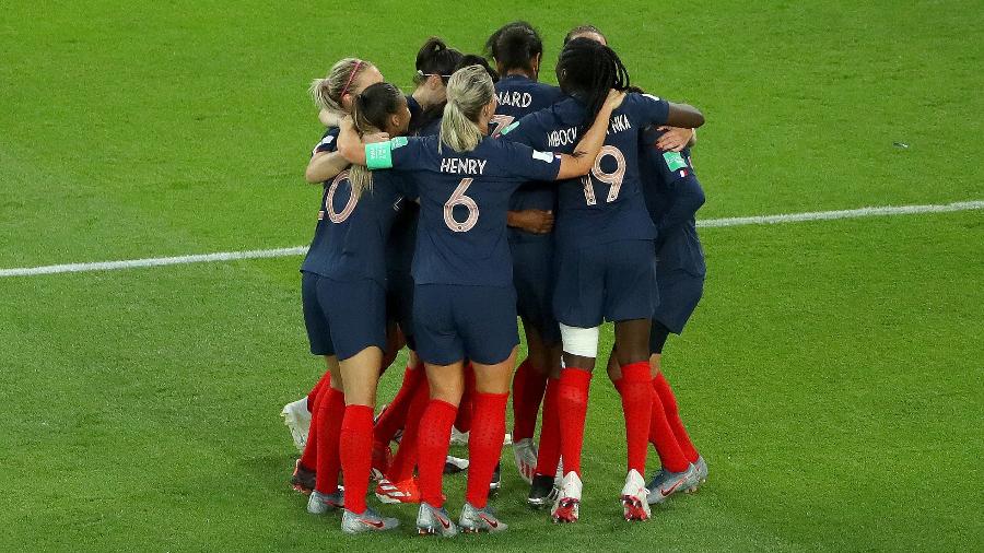 Com grande apoio da torcida anfitriã, seleção francesa enfrentará o Brasil nas oitavas - Robert Cianflone/Getty Images