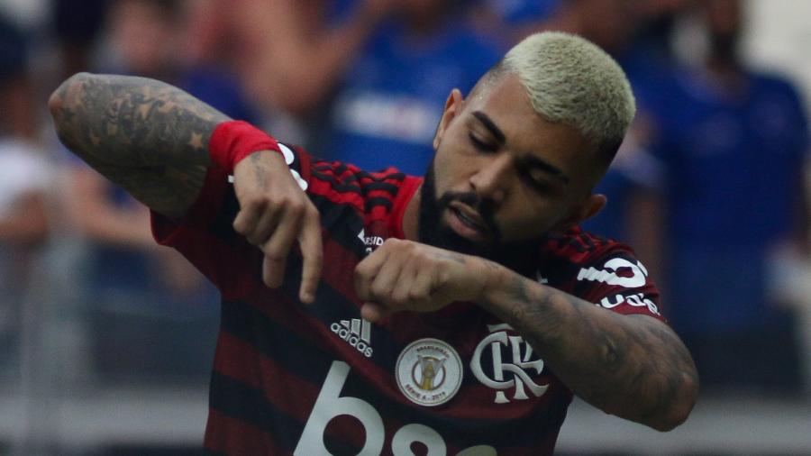 Gabigol manda recado em Libras após marcar pelo Flamengo contra o Cruzeiro - Fernando Moreno/AGIF