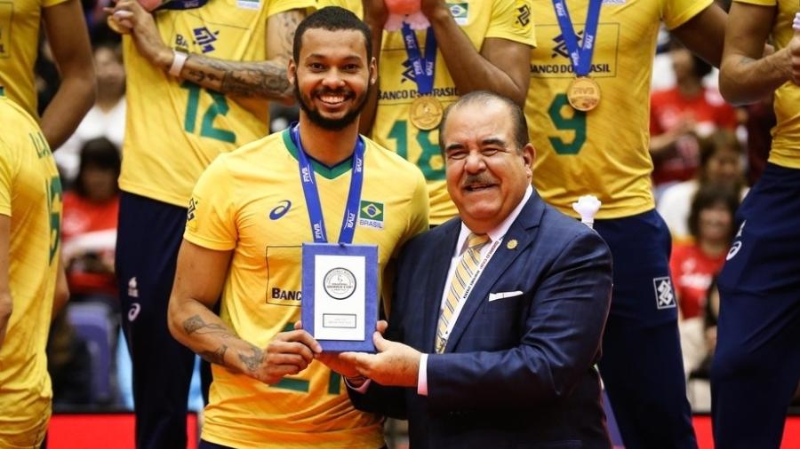 Alan é premiado como MVP da Copa do Mundo de Vôlei - Divulgação/FIVB