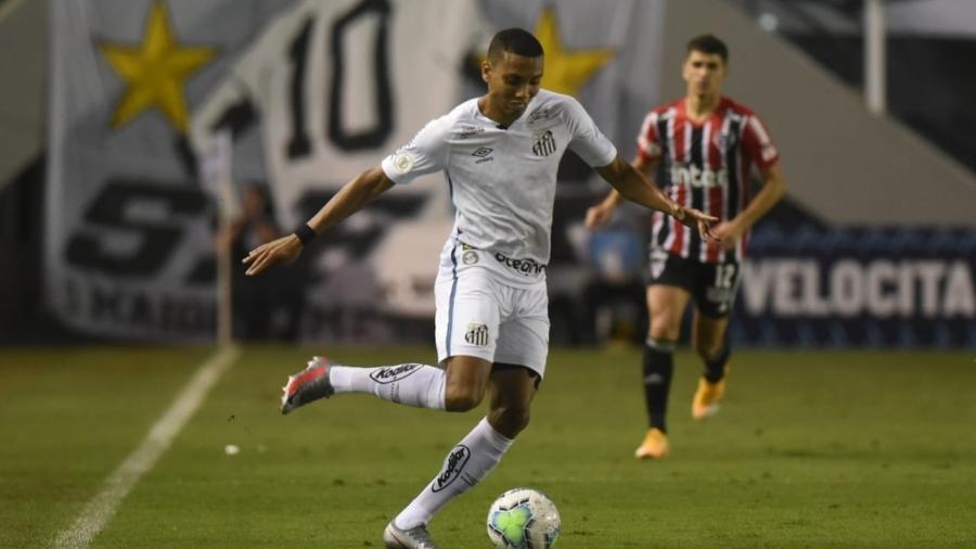 Madson, lateral do Santos, durante o clássico contra o São Paulo - Ivan Storti/Santos FC