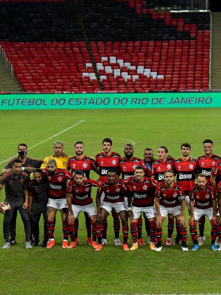 Jogadores do Flamengo posaram para foto antes da final do Carioca 2021, no Maracanã - Thiago Ribeiro/AGIF