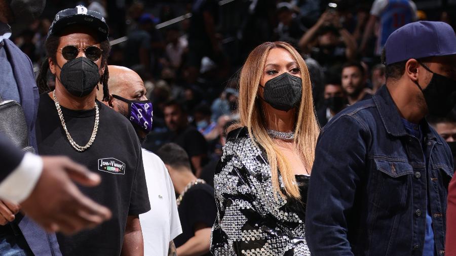 Jay-Z e Beyoncé chegam ao Barclays Center para o jogo entre Brooklyn Nets e Milwaukee Bucks - Nathaniel S. Butler/NBAE via Getty Images
