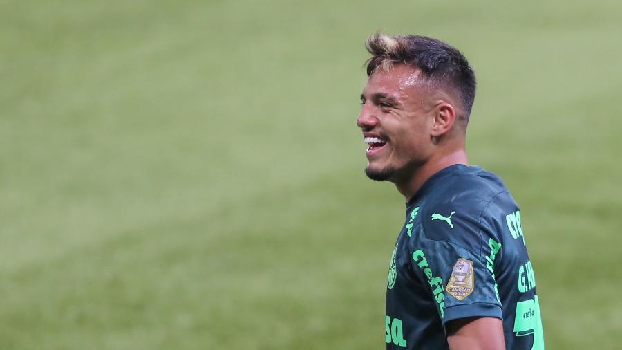 Gabriel Menino, do Palmeiras, depois do seu gol diante do Grêmio - Marcello Zambrana/AGIF