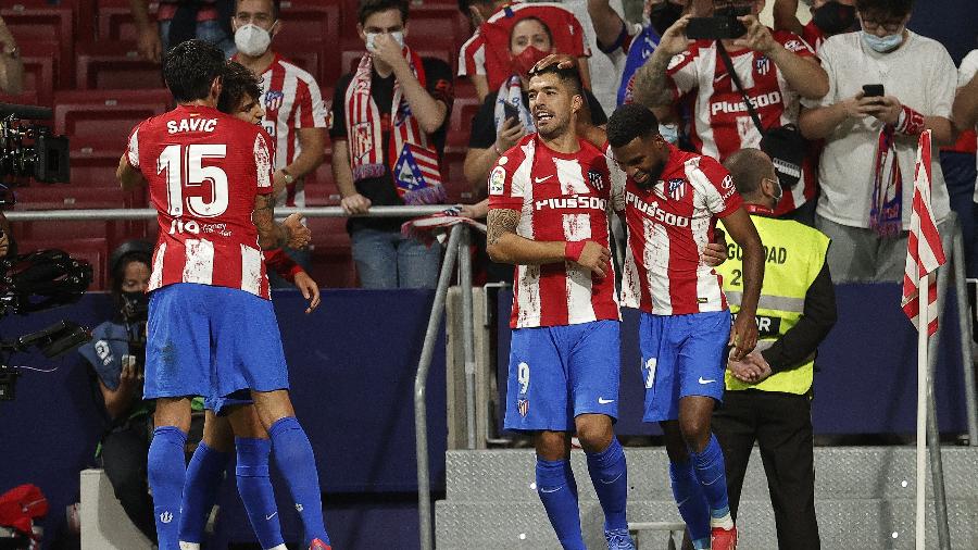 Luiz Suarez está sem clube desde que deixou o Atlético de Madri - Anadolu Agency via Getty Images