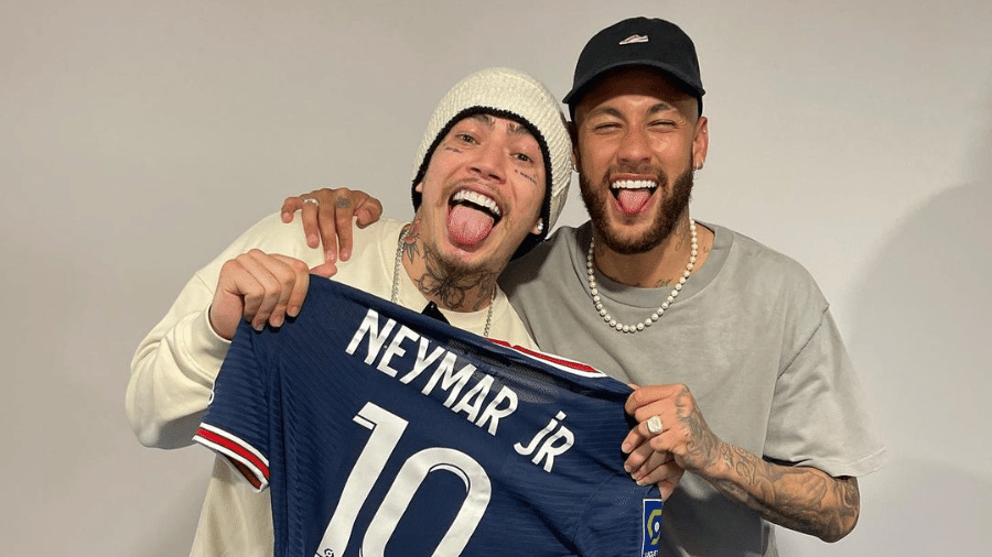 Whindersson Nunes ganhou a camisa de Neymar após jogo do PSG em Paris e brincou nas redes sociais - Reprodução/Instagram