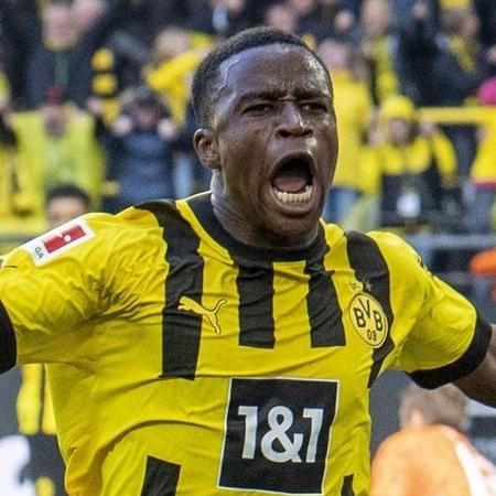 Youssoufa Moukoko é um dos destaques do Borussia na Bundesliga - Getty Images