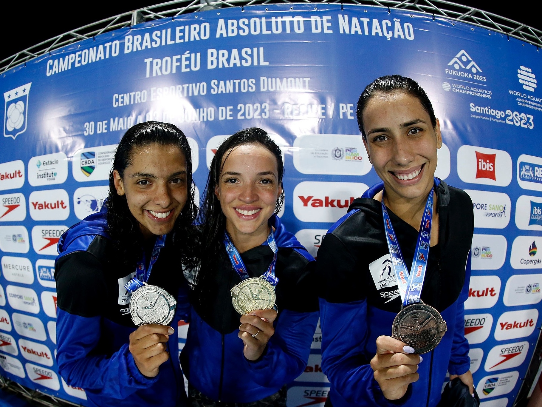 Nadadoras saem na porrada no pódio do Troféu Brasil de Natação