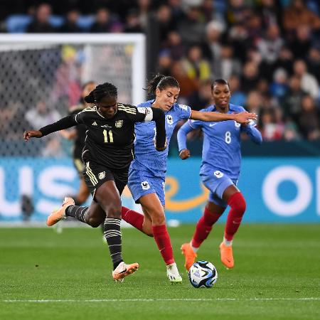 Khadija Shaw, da Jamaica, em jogo contra a França pela Copa do Mundo feminina