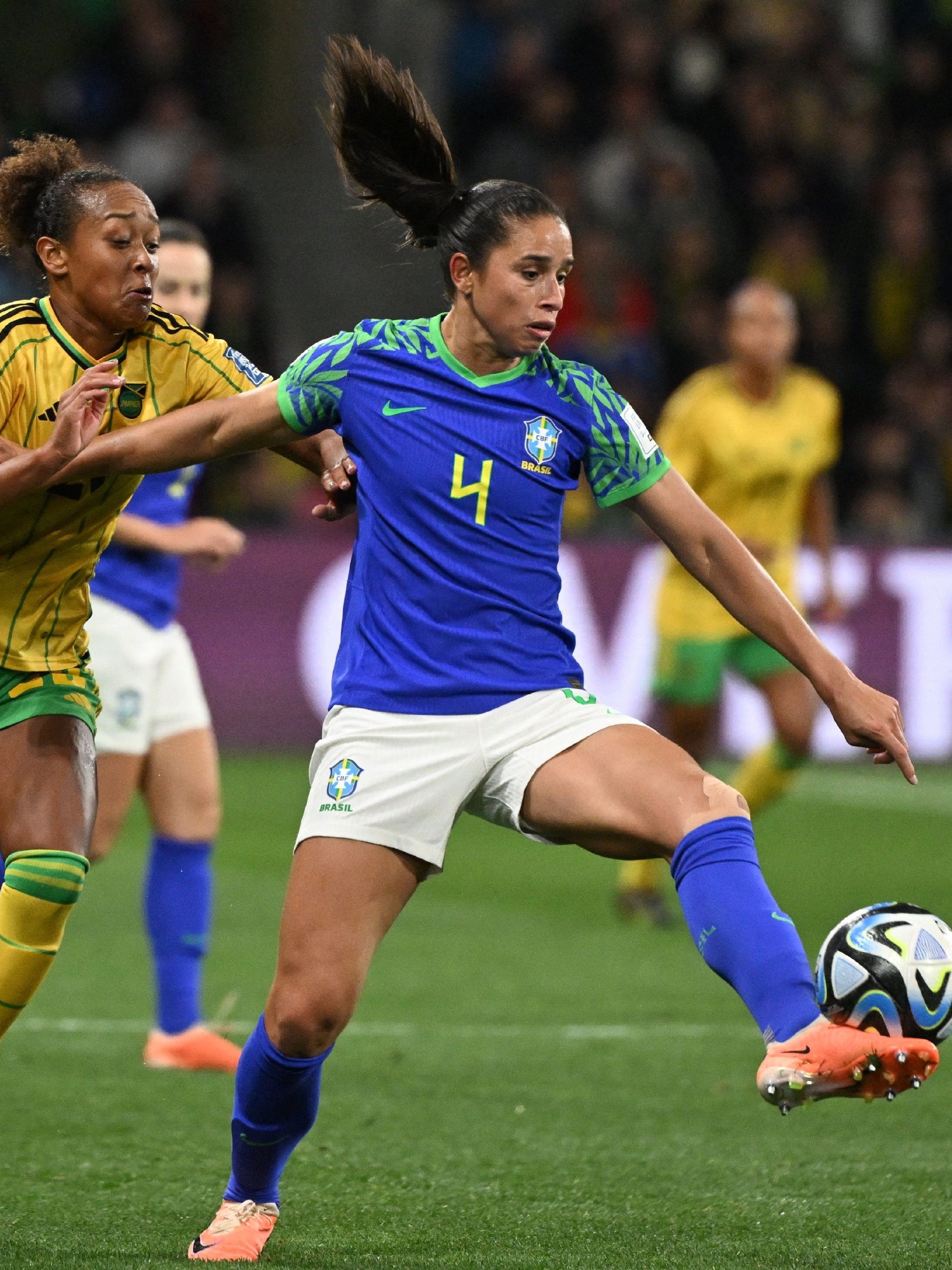 Famosos lamentam eliminação do Brasil da Copa do Mundo e exaltam Marta