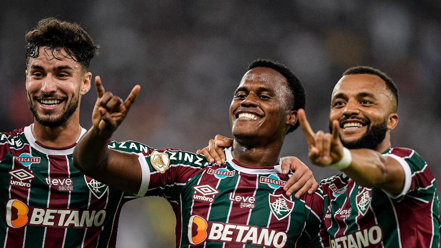 Martinelli, Arias e Samuel Xavier comemoram o primeiro gol do Fluminense sobre o Palmeiras