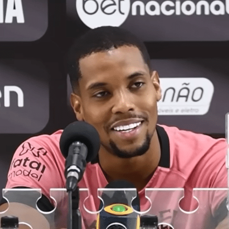 Iury Castillo, jogador do Vitória, durante entrevista coletiva 