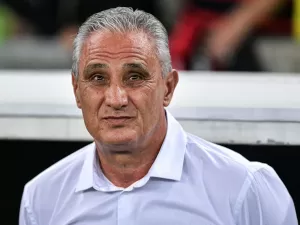 Torcida do Flamengo sobe o tom e hostiliza Tite após vitória magra