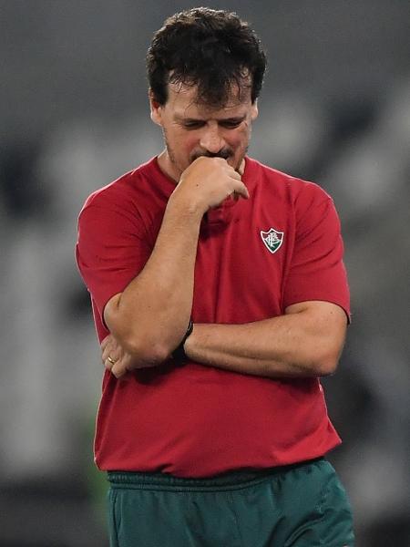 Fernando Diniz, técnico do Fluminense, durante jogo contra o Botafogo, pelo Campeonato Brasileiro