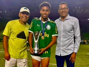 Pentacampeão ajuda na carreira de joia do Palmeiras na mira de gigantes