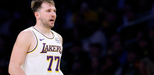 Ex-WWE detona Doncic: 'Tome injeção e aguente. Te pagam R$ 226 mi por ano'