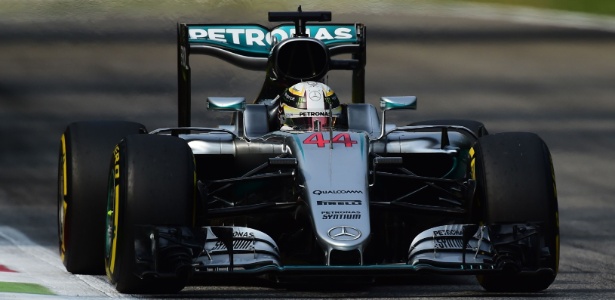 Lewis Hamilton participa de sessão de treino em Monza - GIUSEPPE CACACE/AFP