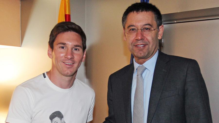 Lionel Messi e Josep Maria Bartomeu  - Miguel Ruiz/AFP