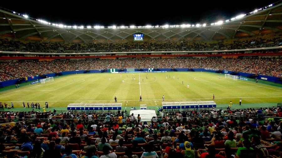 Torcedores lotam a Arena da Amazônia para assistir à disputa entre Iranduba e Santos pelo Campeonato Brasileiro, em 2017 - Esporte Clube Iranduba da Amazônia