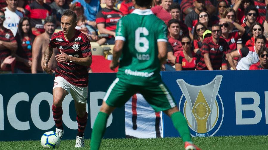 Rafinha fez estreia pelo Flamengo em jogo contra o Goiás; Rubro-negro goleou por 6 a 1 no turno - Alexandre Vidal - Flamengo