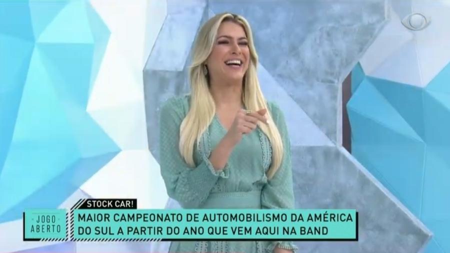 Renata Fan responde provocação de namorado Atila Abreu após acerto entre Band e Stock Car - Reprodução/Band