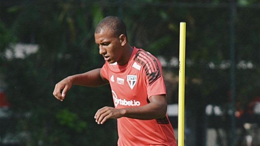 Luizão, de 20 anos, perdeu espaço no time titular do São Paulo nos últimos jogos - Divulgação/São Paulo FC