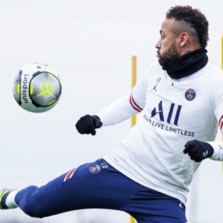 Neymar, atacante do PSG, em ação durante treino do clube francês - Reprodução/Instagram