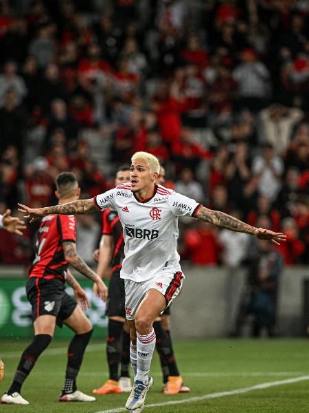 Pedro, do Flamengo, comemora gol contra o Athletico pela Copa do Brasil - ALEXANDRE NETO/PHOTOPRESS/ESTADÃO CONTEÚDO