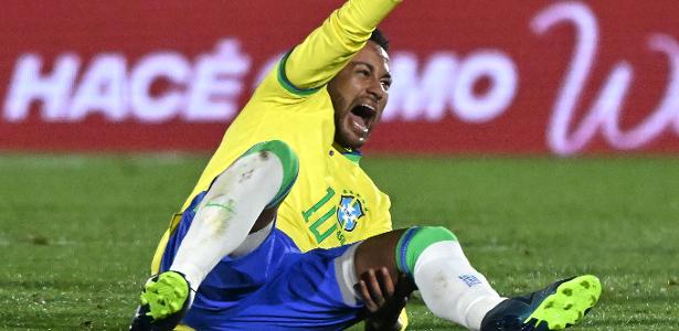 Com direito a olé, Brasil perde para o Uruguai em jogo marcado por lesão  de Neymar - Cruz das Almas - FORTE NA NOTÍCIA