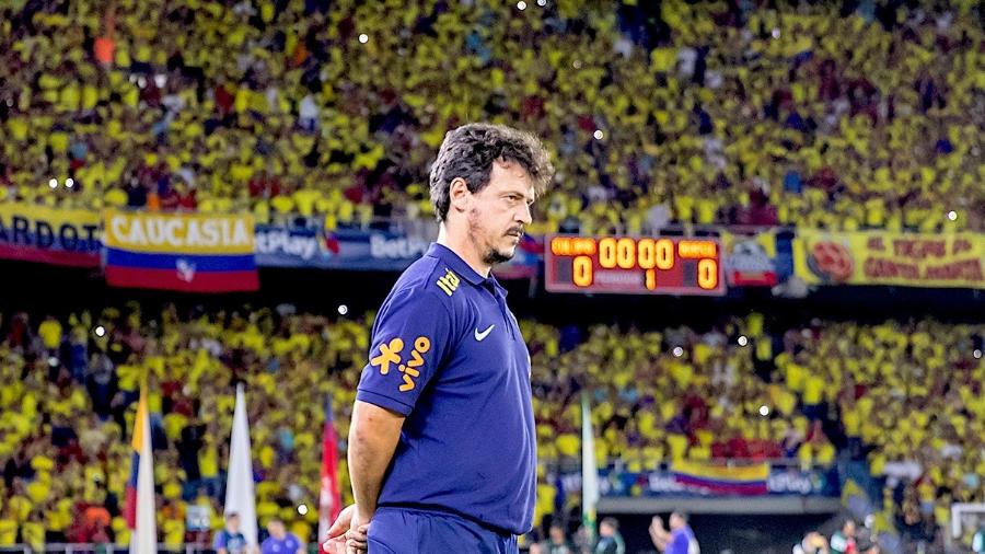 Fernando Diniz comanda Brasil contra a Colômbia, no Metropolitano de Barranquilla, em jogo das Eliminatórias