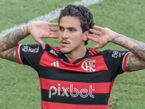 Flamengo sobra, vence Flu "à moda Tite" e fica a um passo da Taça Guanabara