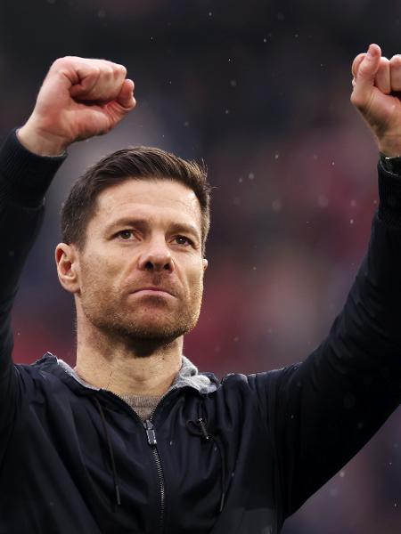 Técnico Xabi Alonso recusou até o Liverpool para continuar no Bayer Leverkusen