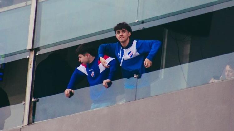 Torcedor do Nacional imita macaco em direção à torcida do São Paulo no estádio Gran Parque Central