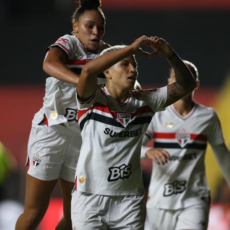 Bia Menezes comemora seu gol durante a partida entre Sport e São Paulo pela Supercopa do Brasil Feminina Bia Menezes comemora seu gol durante a partida entre Sport e São Paulo pela Supercopa do Brasil Feminina