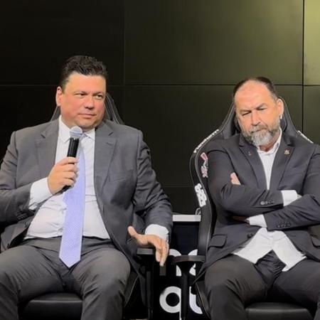 Ricardo Cury, advogado, e Augusto Melo, presidente do Corinthians, em coletiva - Livia Camillo/UOL
