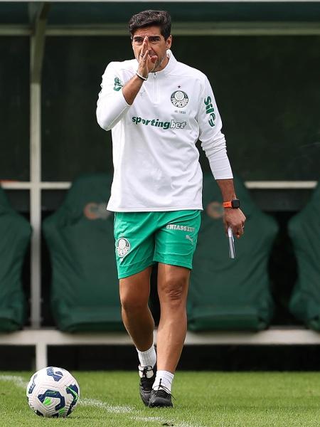 Abel Ferreira comanda treino do Palmeiras para o Super Mundial Abel Ferreira comanda treino do Palmeiras para o Super Mundial
