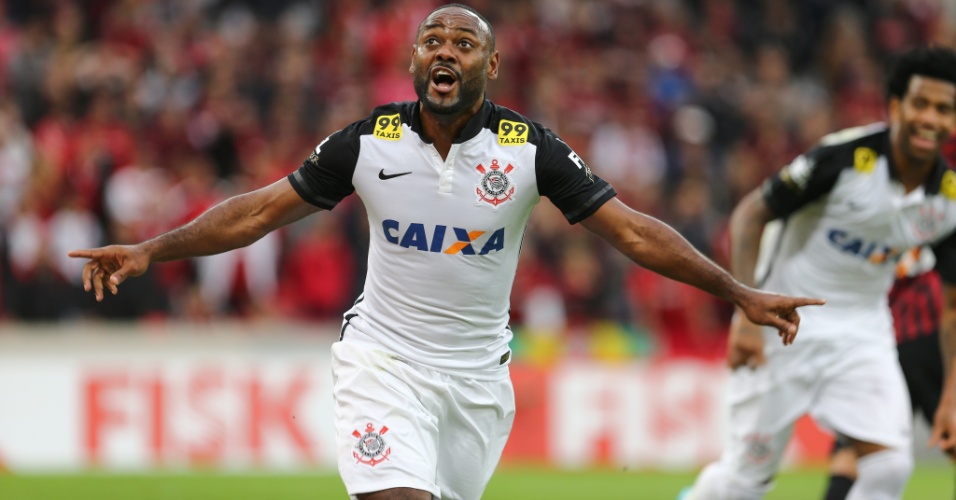 Vagner Love comemora protagonismo no Fla e afirma ter tirado 'carga' de R10  - Futebol - UOL Esporte